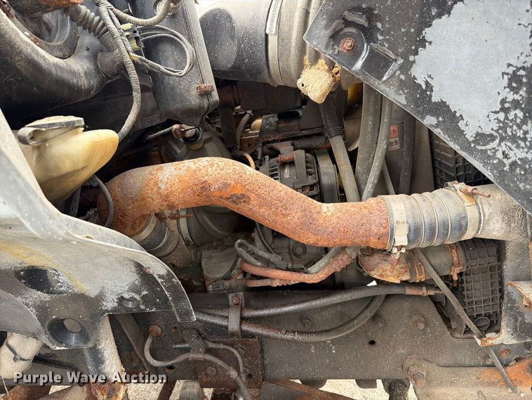 image for item FT6369 2001 Ford F650 Super Duty XLT dump truck