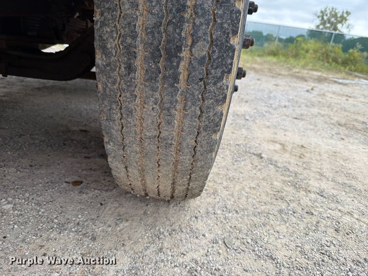 image for item FT6369 2001 Ford F650 Super Duty XLT dump truck