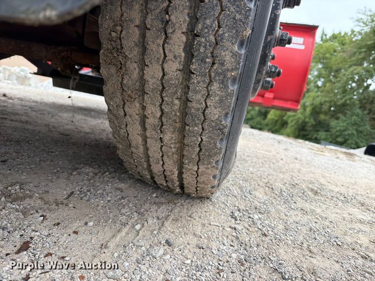 image for item FT6369 2001 Ford F650 Super Duty XLT dump truck