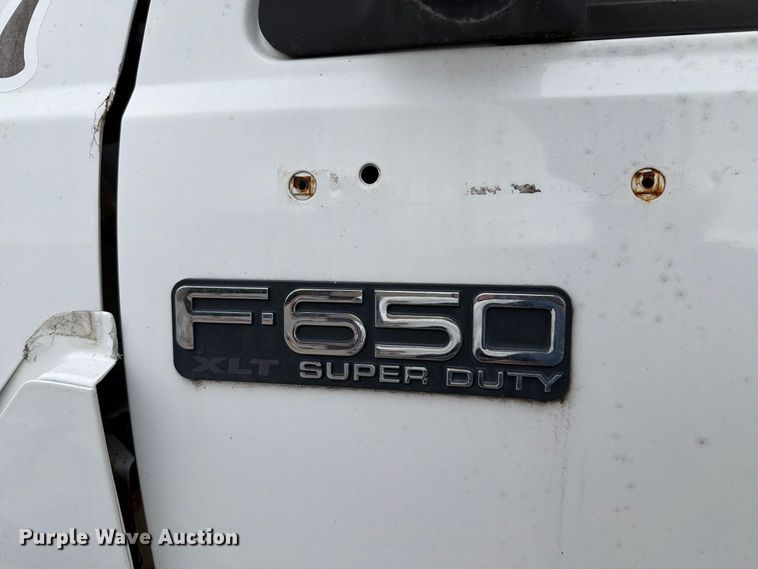 image for item FT6369 2001 Ford F650 Super Duty XLT dump truck