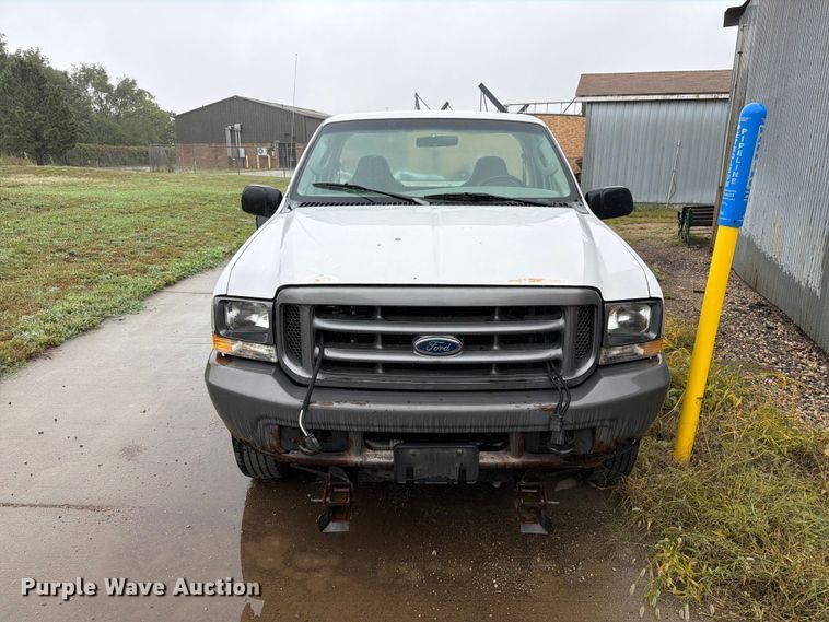 image for item FT6745 2004 Ford F250 Super Duty pickup truck