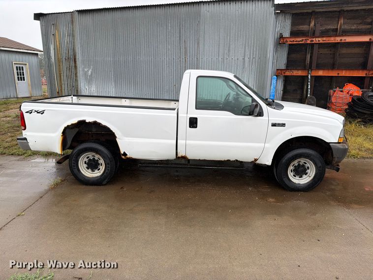 image for item FT6745 2004 Ford F250 Super Duty pickup truck