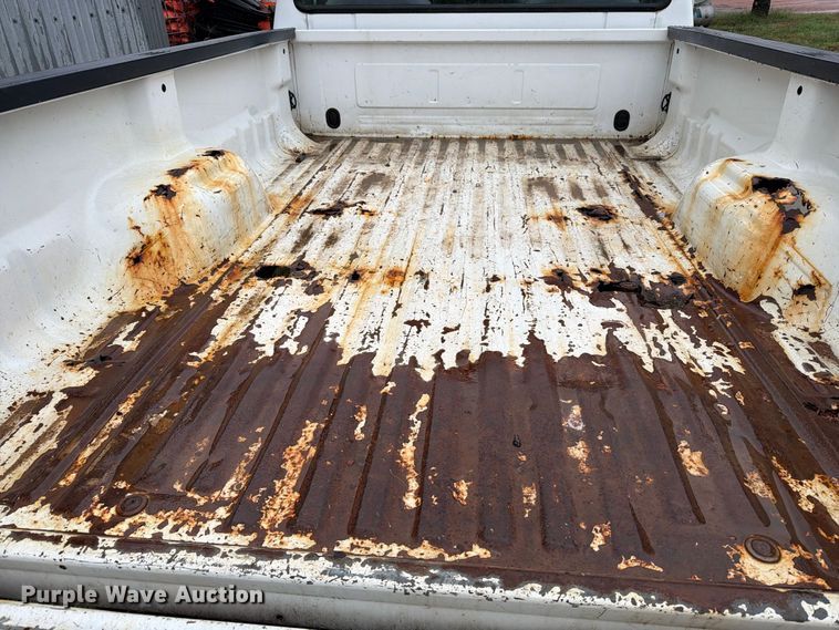 image for item FT6745 2004 Ford F250 Super Duty pickup truck