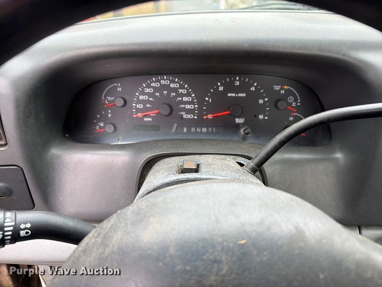 image for item FT6745 2004 Ford F250 Super Duty pickup truck