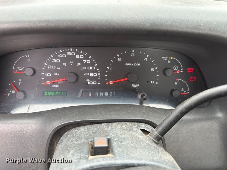 image for item FT6745 2004 Ford F250 Super Duty pickup truck