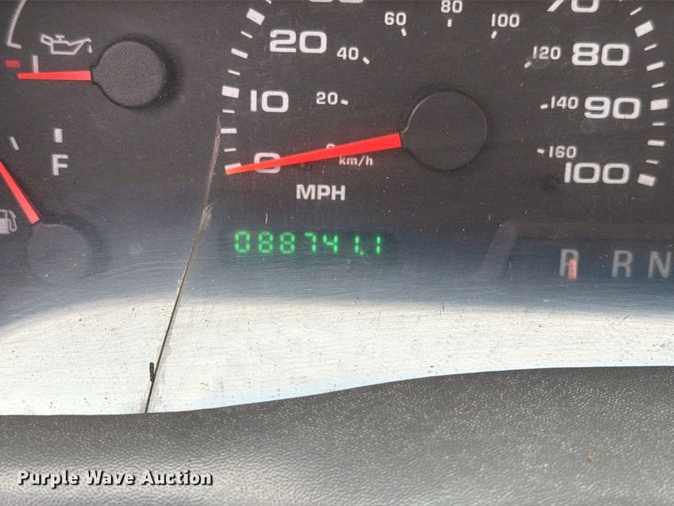 image for item FT6745 2004 Ford F250 Super Duty pickup truck