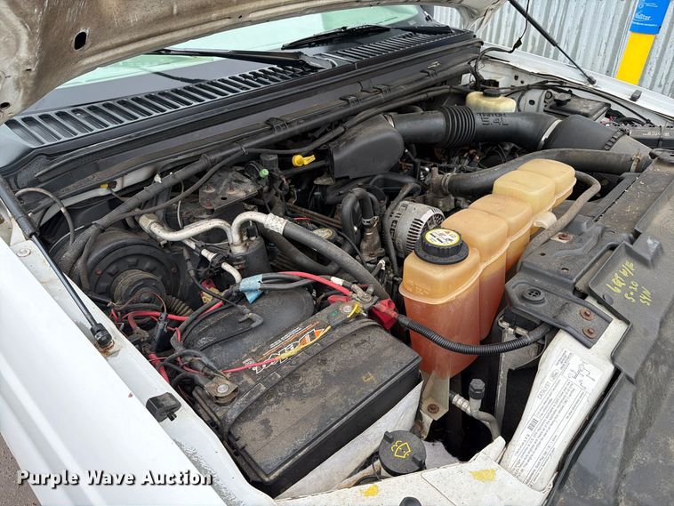 image for item FT6745 2004 Ford F250 Super Duty pickup truck