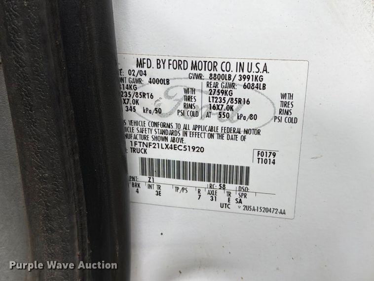 image for item FT6745 2004 Ford F250 Super Duty pickup truck