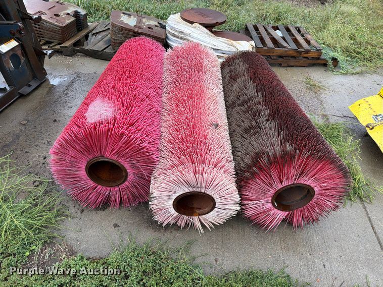 image for item FT6748 (3) Brooms