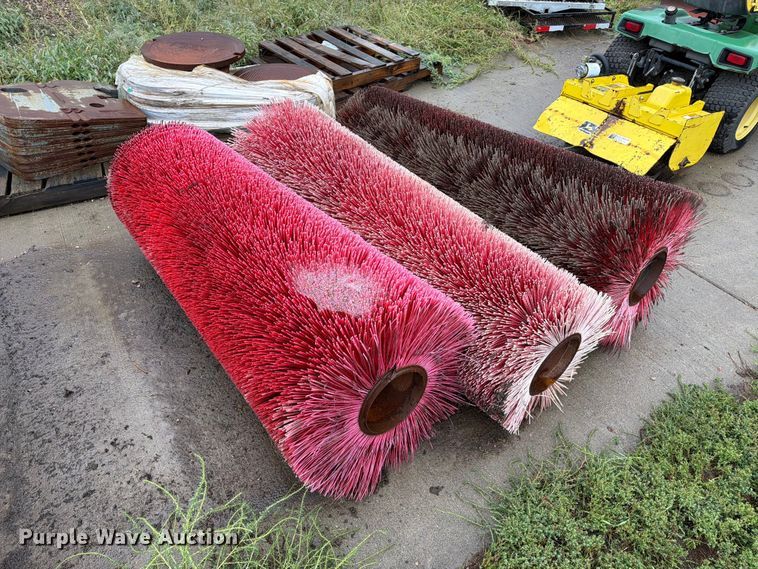 image for item FT6748 (3) Brooms