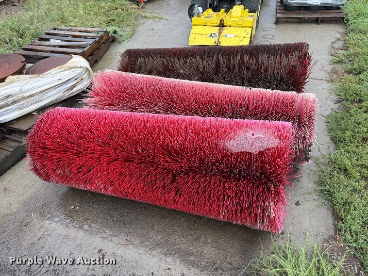 image for item FT6748 (3) Brooms