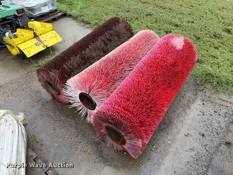 image for item FT6748 (3) Brooms
