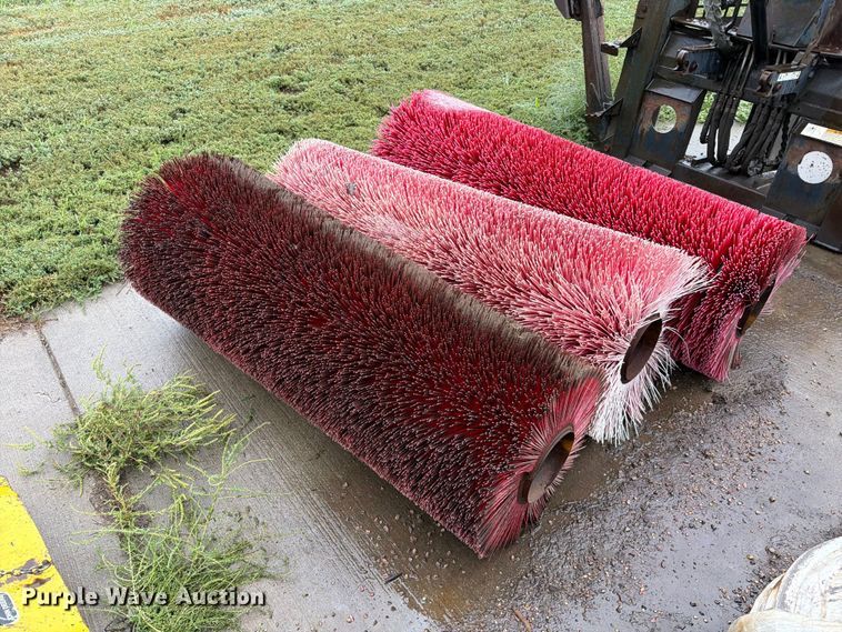 image for item FT6748 (3) Brooms
