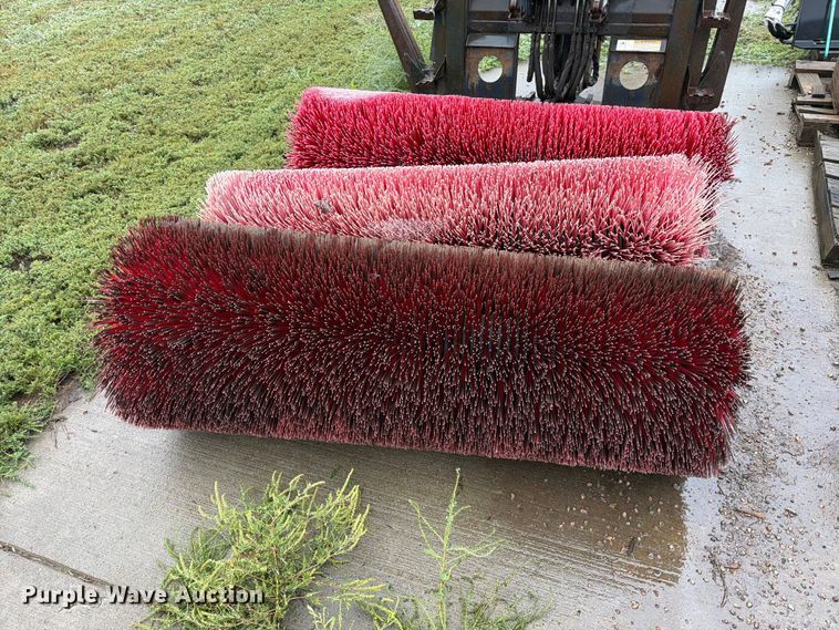 image for item FT6748 (3) Brooms