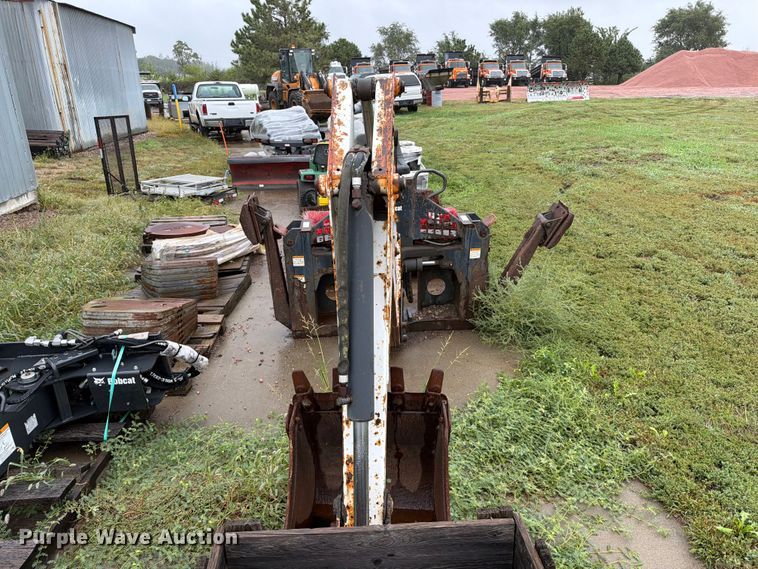 image for item FT6749 Bobcat 8811 skid steer backhoe