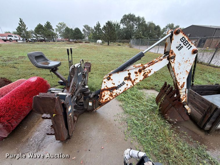 image for item FT6749 Bobcat 8811 skid steer backhoe