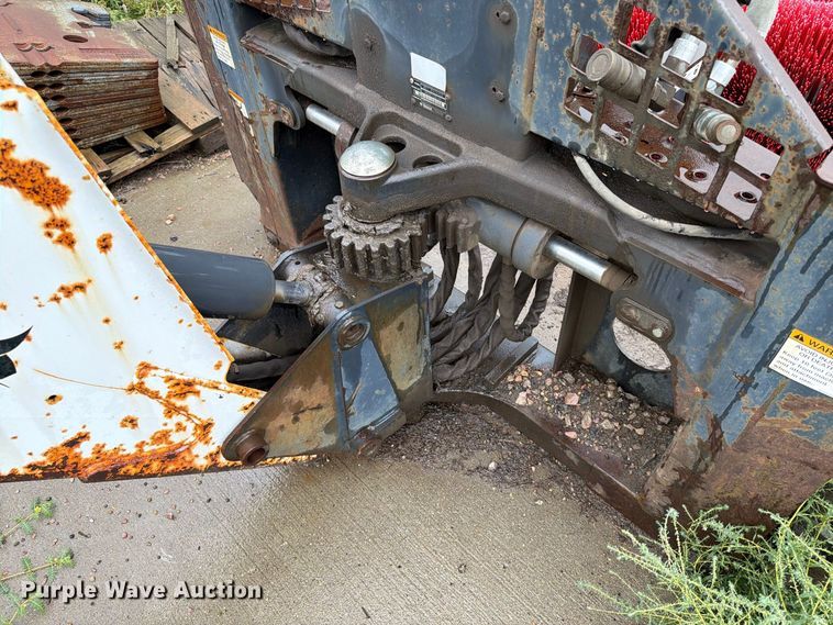 image for item FT6749 Bobcat 8811 skid steer backhoe