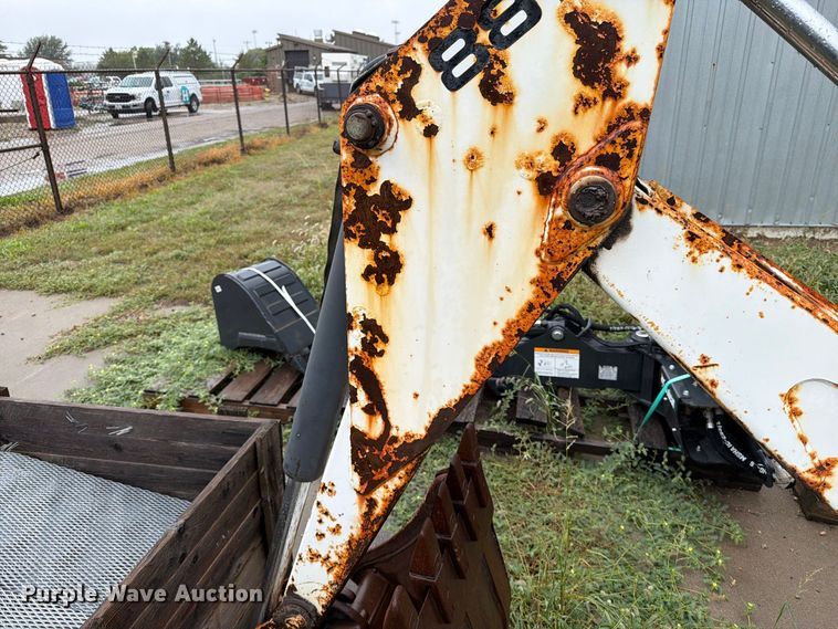 image for item FT6749 Bobcat 8811 skid steer backhoe