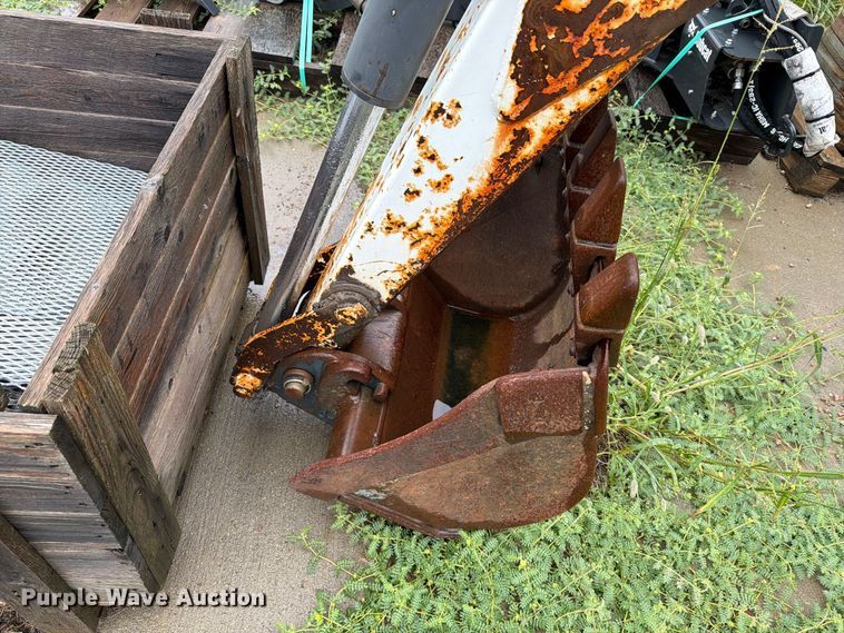 image for item FT6749 Bobcat 8811 skid steer backhoe