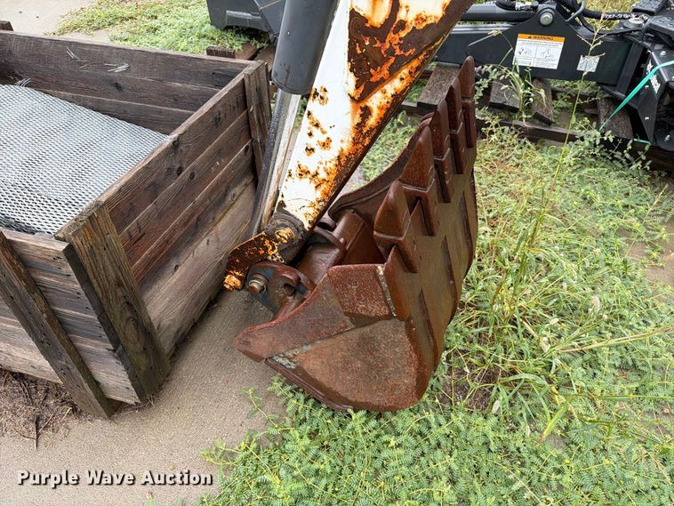 image for item FT6749 Bobcat 8811 skid steer backhoe