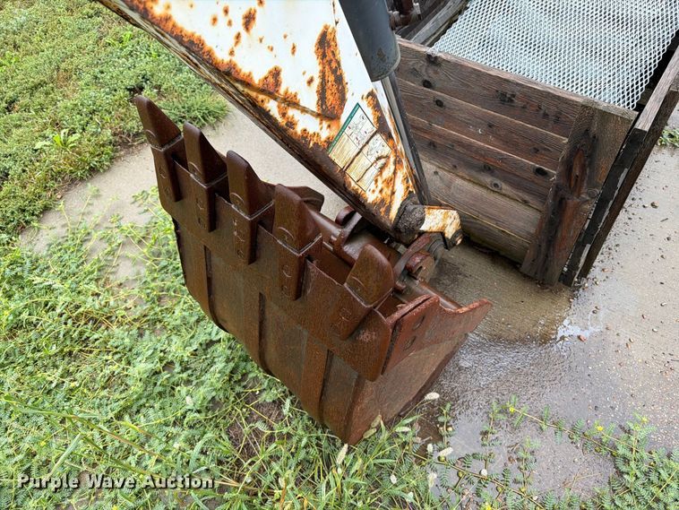 image for item FT6749 Bobcat 8811 skid steer backhoe