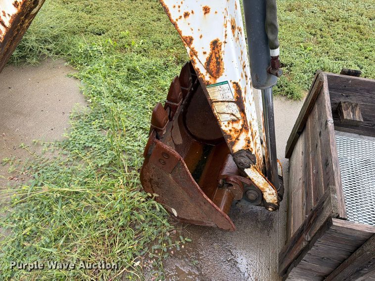 image for item FT6749 Bobcat 8811 skid steer backhoe