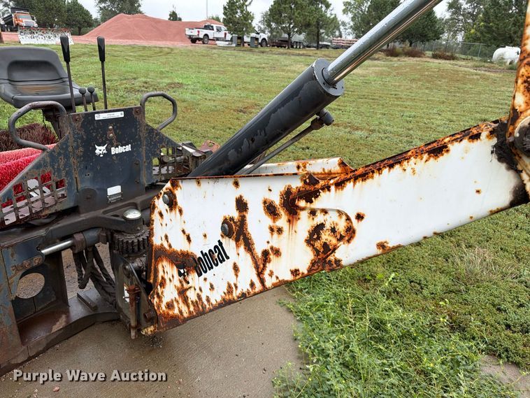 image for item FT6749 Bobcat 8811 skid steer backhoe