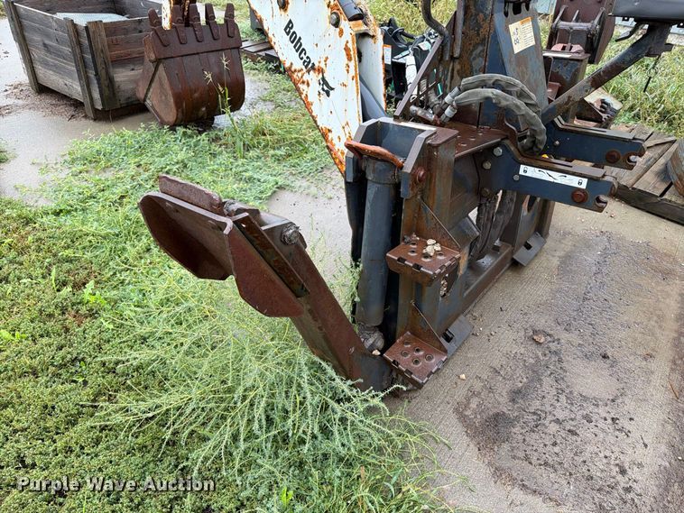image for item FT6749 Bobcat 8811 skid steer backhoe