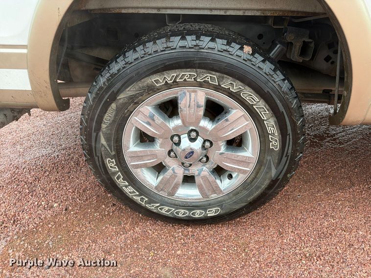 image for item FT6751 2012 Ford F150 Crew Cab pickup truck