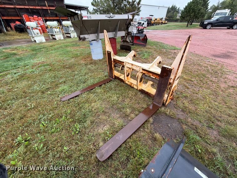 JRB W130 Wheel loader forks