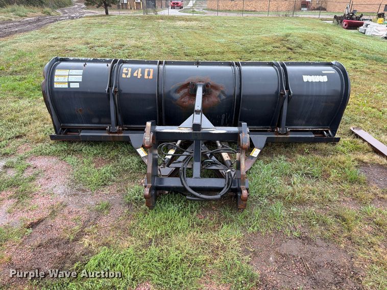 image for item FT6753 Henke wheel loader snow plow