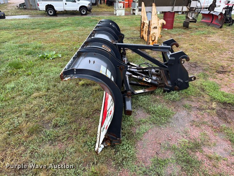 image for item FT6753 Henke wheel loader snow plow