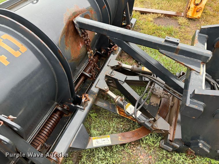 image for item FT6753 Henke wheel loader snow plow