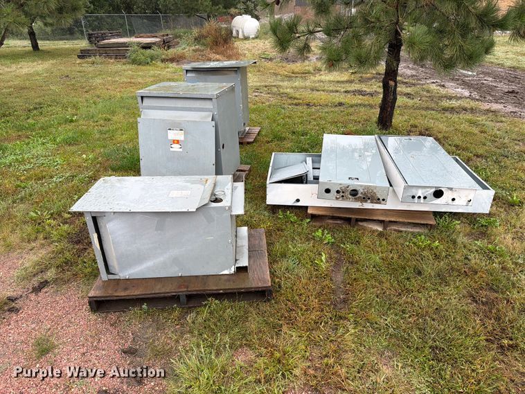image for item FT6754 Assorted electrical panels