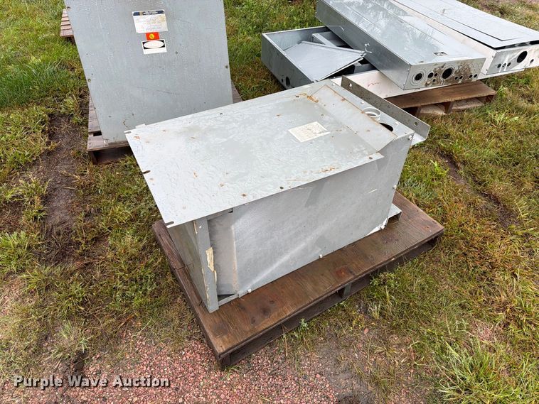 image for item FT6754 Assorted electrical panels