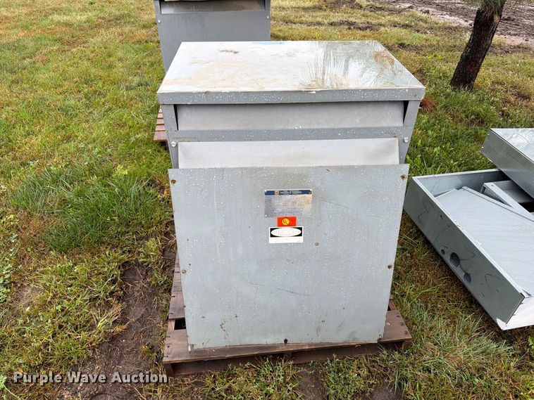 image for item FT6754 Assorted electrical panels