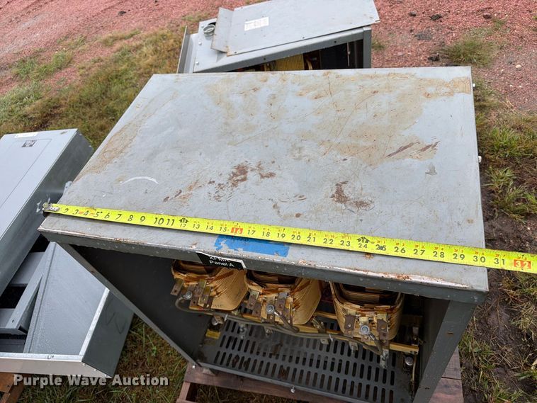 image for item FT6754 Assorted electrical panels