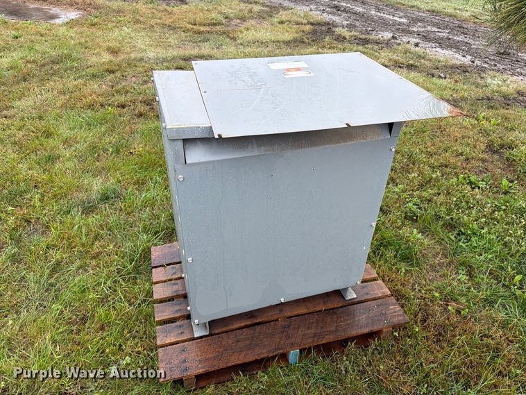 image for item FT6754 Assorted electrical panels
