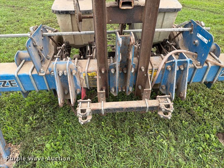 image for item FT6764 Kinze 210 planter