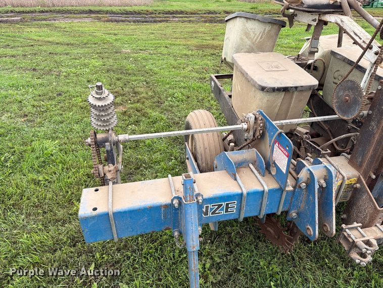 image for item FT6764 Kinze 210 planter