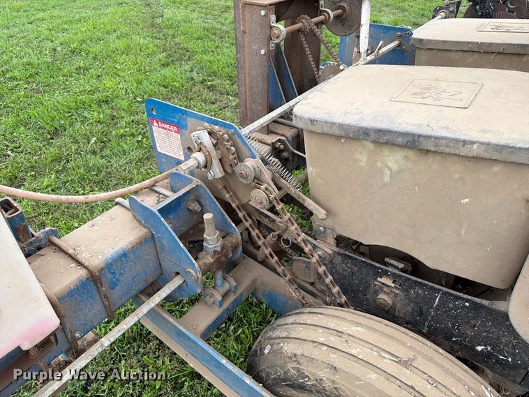 image for item FT6764 Kinze 210 planter
