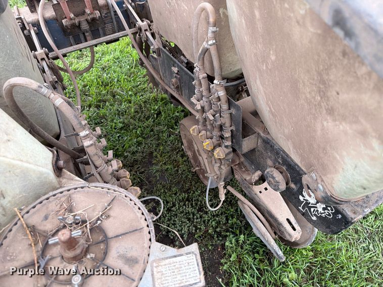 image for item FT6764 Kinze 210 planter