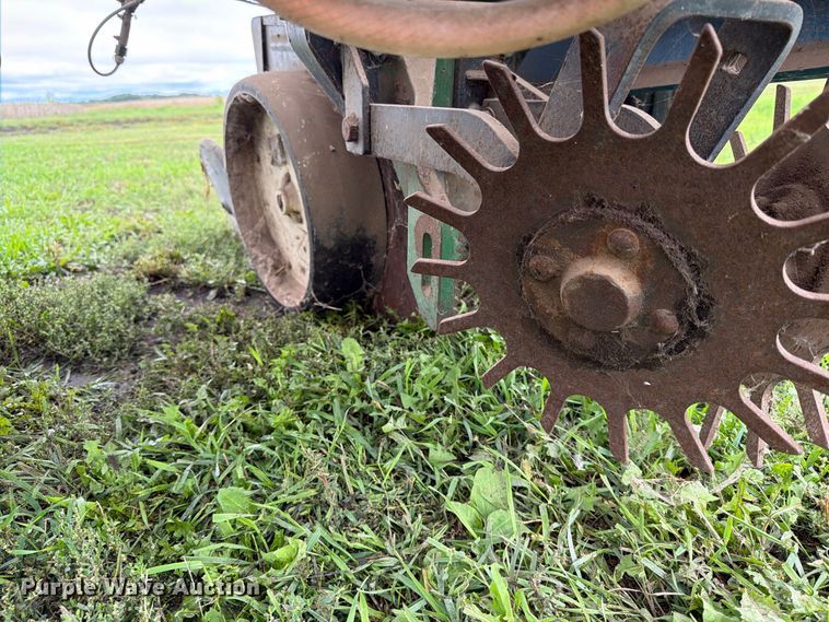 image for item FT6764 Kinze 210 planter