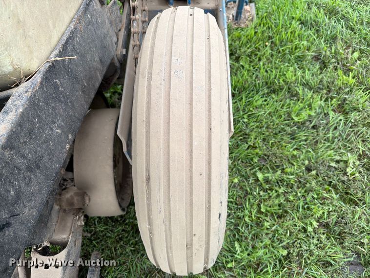 image for item FT6764 Kinze 210 planter
