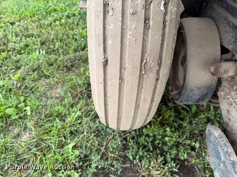 image for item FT6764 Kinze 210 planter
