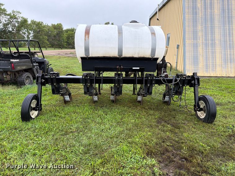 image for item FT6769 liquid fertilizer applicator