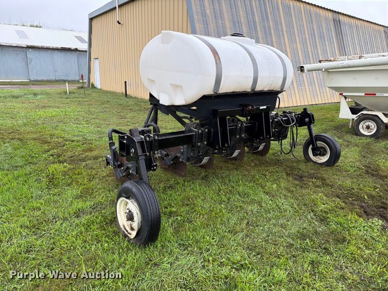 image for item FT6769 liquid fertilizer applicator