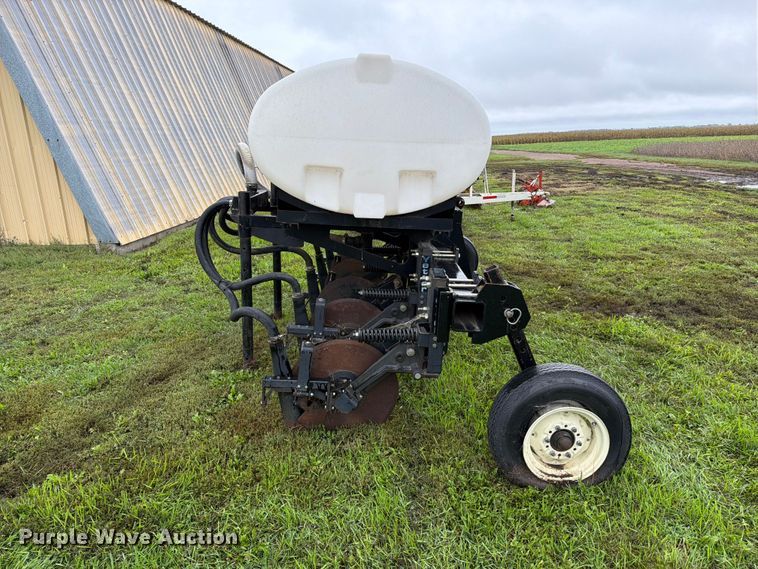 image for item FT6769 liquid fertilizer applicator