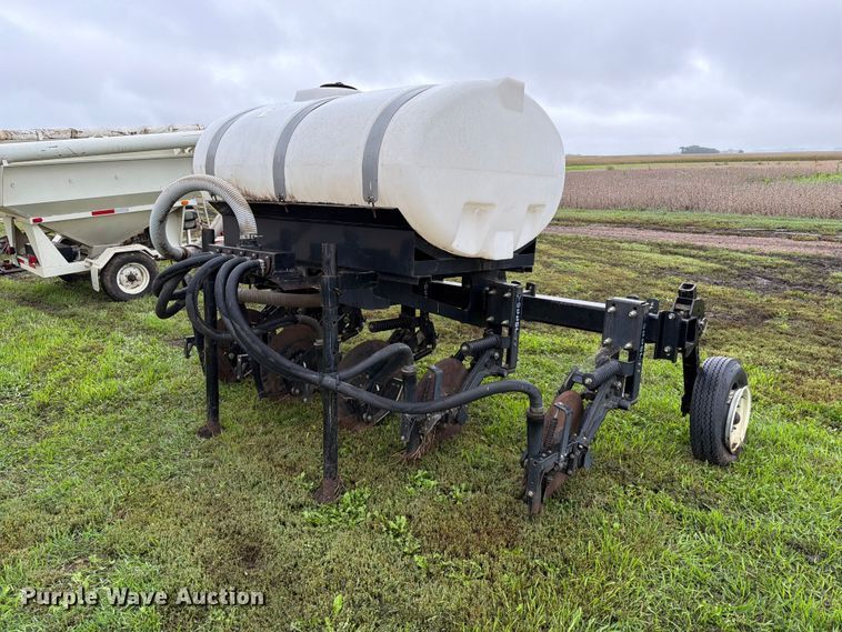image for item FT6769 liquid fertilizer applicator