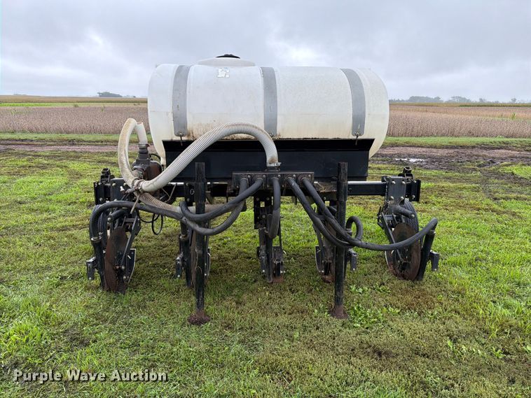 image for item FT6769 liquid fertilizer applicator